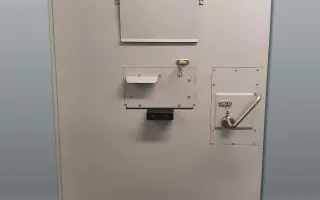 Zárkaajtó 1